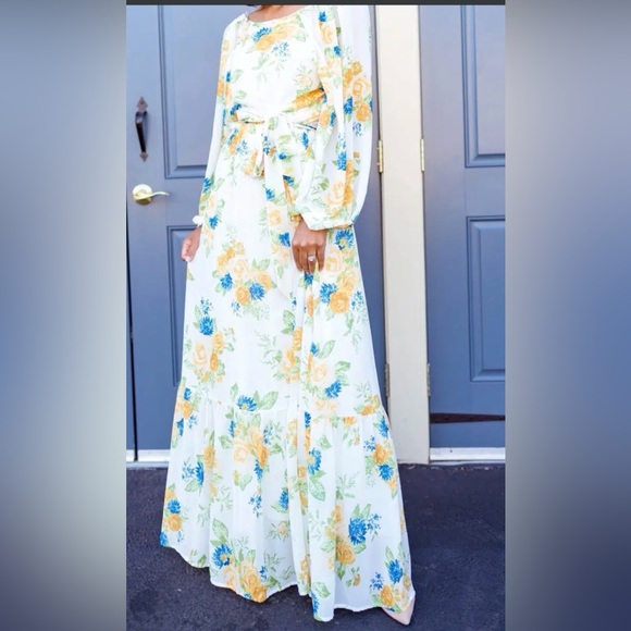 A. Calin Dresses & Skirts - A. Cailin by Flying Tomato beautiful floral print w/ruffle bottom,blue/yellow, L